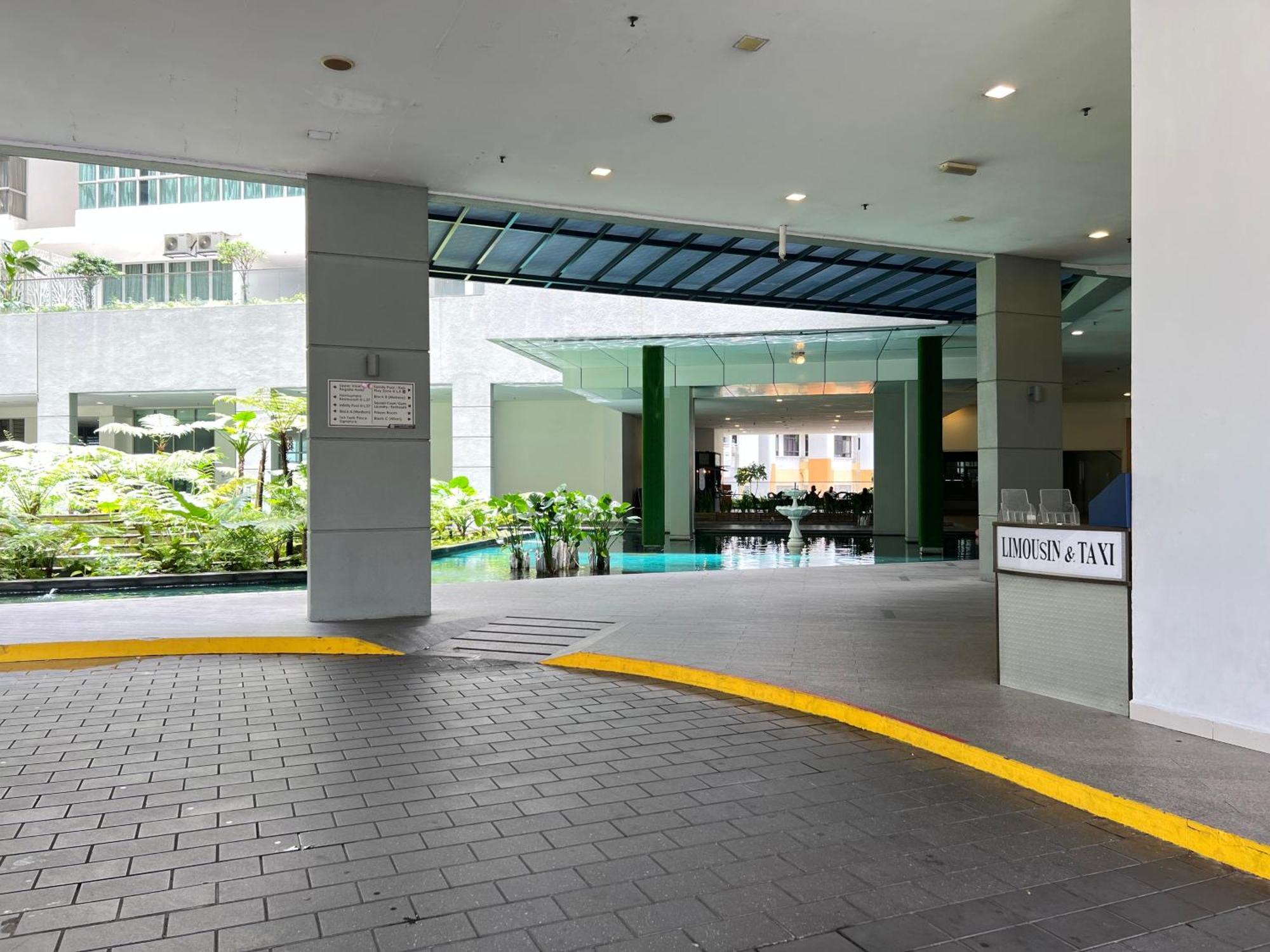 Regalia Spritz Empire Hostel Kuala Lumpur Exterior photo