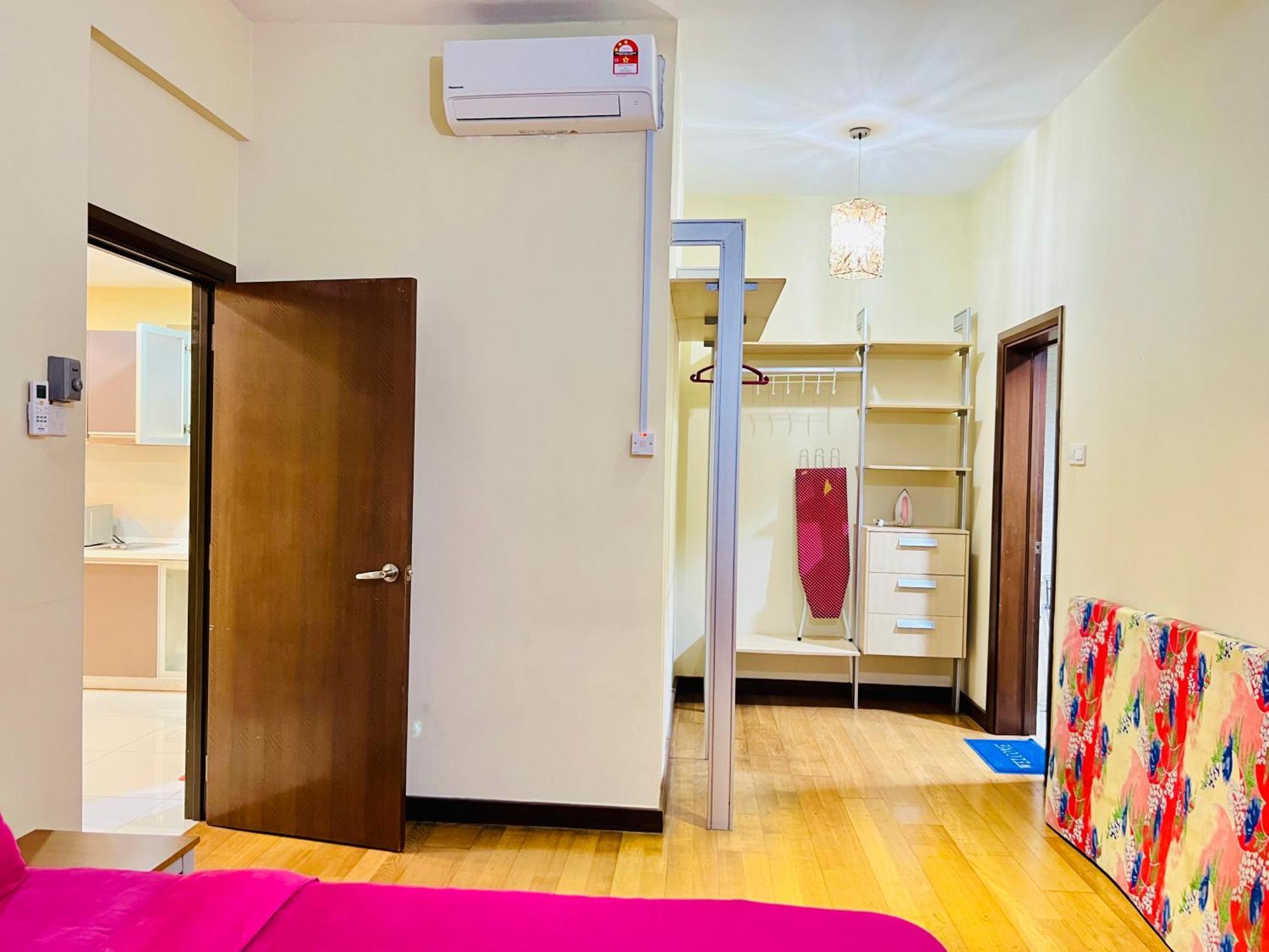 Regalia Spritz Empire Hostel Kuala Lumpur Exterior photo